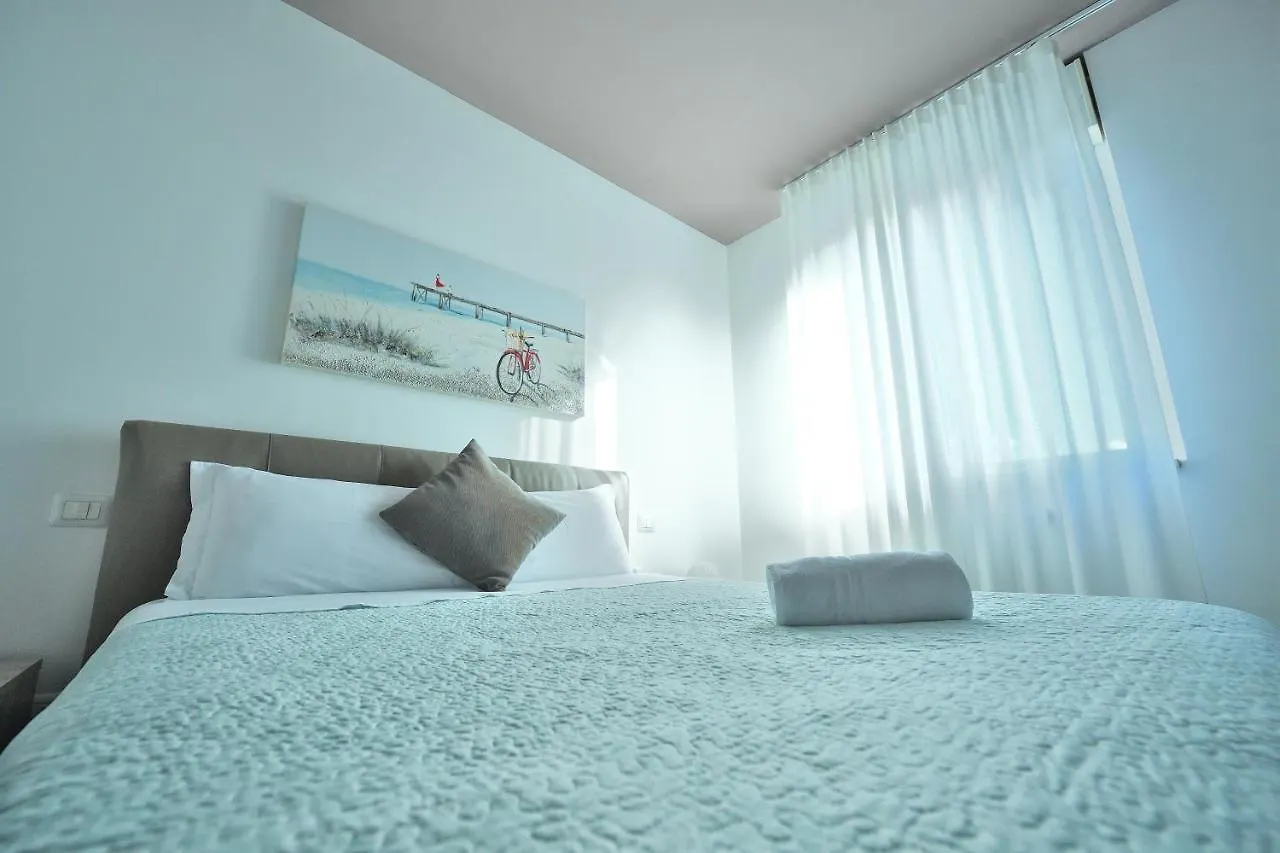 Bed and Breakfast Karol Airport Bari 0*,  Italia